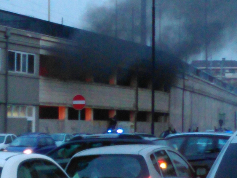 incendio stazione centrale pescara 1 aprile (1)