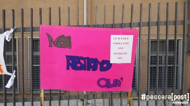 Scuola Media Carducci Protesta (1)