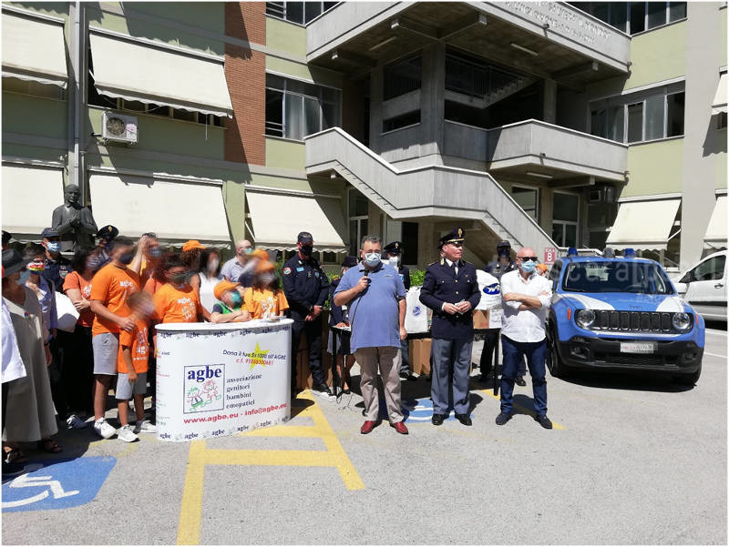 Reparto Volo Polizia Pescara Dona Guanti E Mascherine A Operatori E Ragazzi Don Orione E Agbe Foto Pescarapost